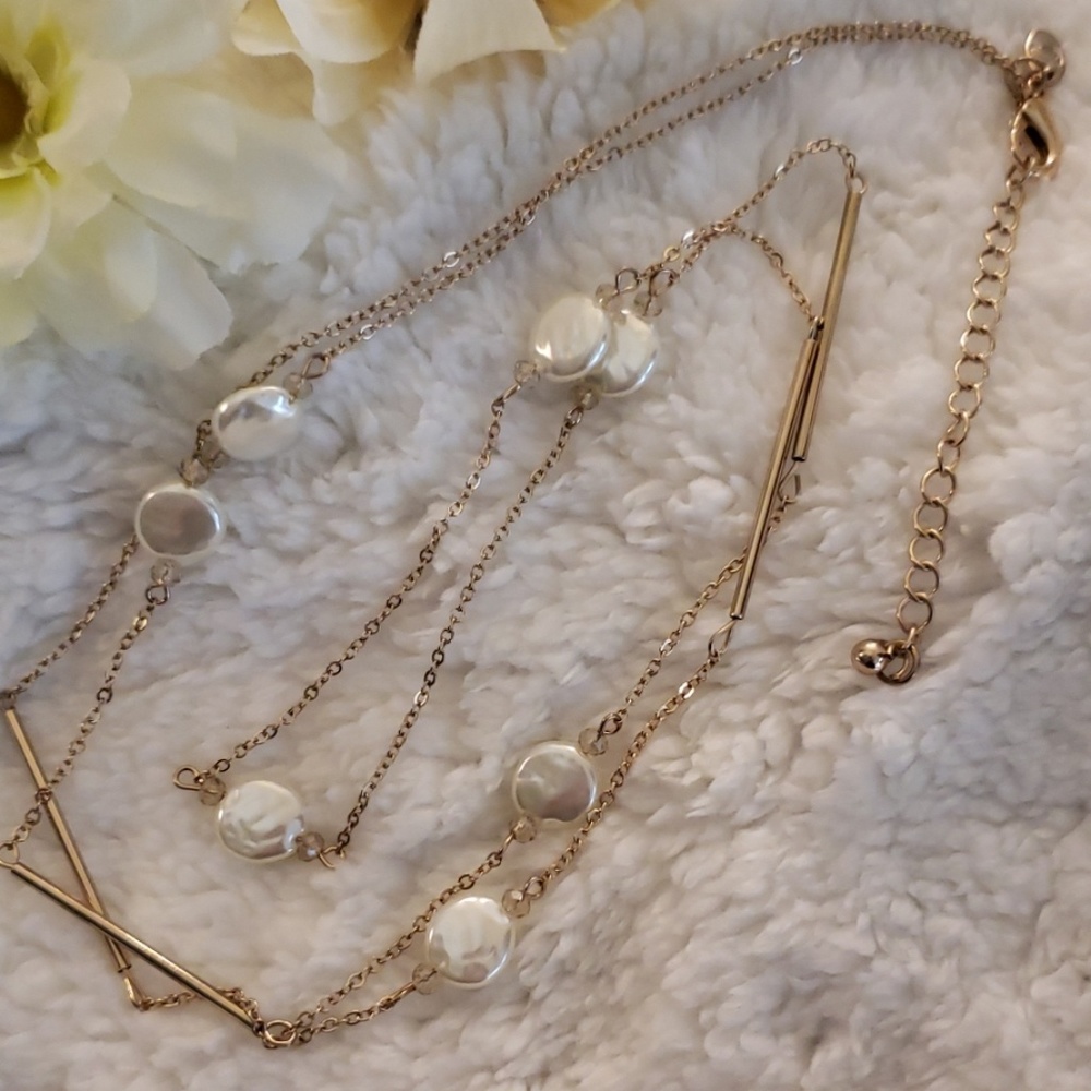 Gold and pearl beaded necklace